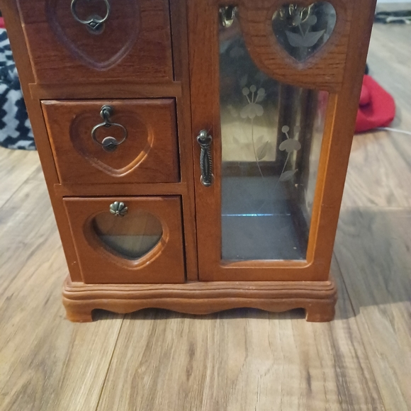 Jewelry - jewelry box holder